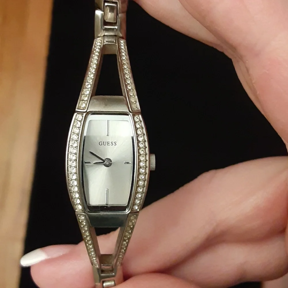 Vintage Guess Watch - Picture 6 of 6